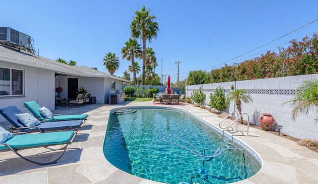 Scottsdale 4BR – Heated Pool, Putting Green, 5 Min to Old Town
