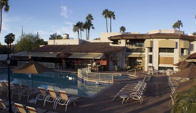 Scottsdale Camelback Resort Elegant 2BR Condo with Garden
