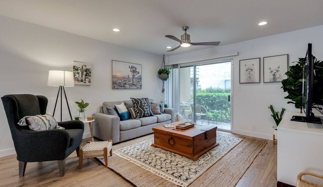 Scottsdale Chic Condo w/Heated Pool, Walk Everywhere! A+ LUXURY in Old Town