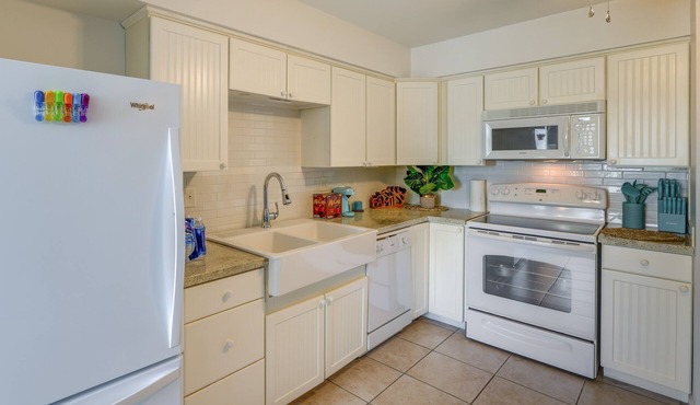 Scottsdale Condo w/Community Pool Access!