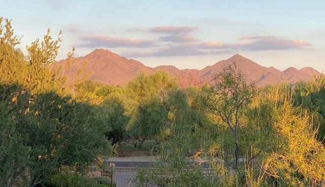 Scottsdale Desert Getaway! Prime location! Quality! Comfort! Sun!