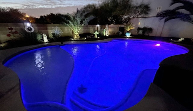 Scottsdale Family Oasis 🏝 Htd Pool & Spa - Cinema/Arcade Room - 5G Wifi