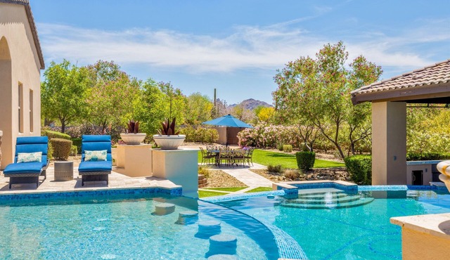 Scottsdale Oasis: 6BR, Dual Pools & 12-Person Spa