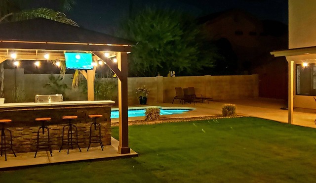 Scottsdale - Phoenix 5 Bedroom Premium Home: Minutes to Shopping & Kierland!