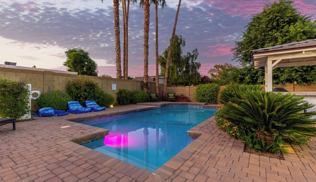Scottsdale Resort-Style Getaway| Pool, Spa & Fire Pit Haven