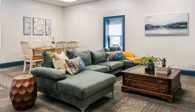 Scottsville 4-Bdrm Loft/Sleeps 6/Onsite Parking