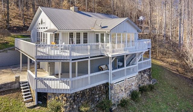 Scout's Hideaway (Dog-Friendly) Over Looking Center Hill Lake