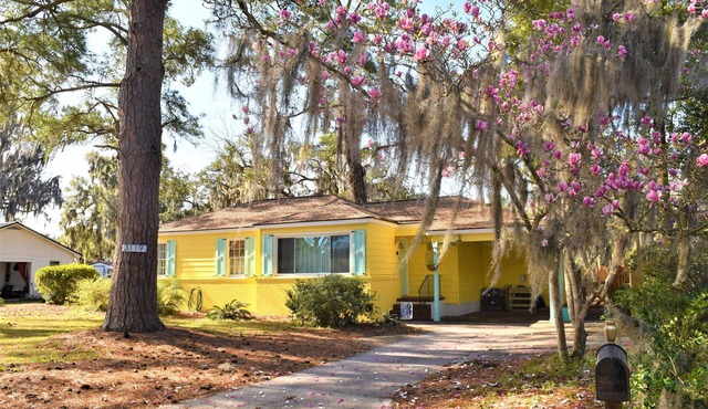 Screened Patio, Fenced Yard, & Pet Friendly!