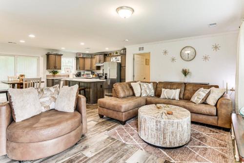 Screened Porch: Family-Friendly St Stephen Retreat