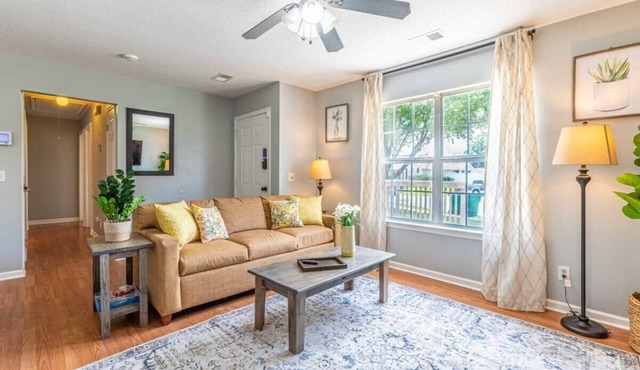 Screened Porch, Firepit, Patio! Peaceful in Pooler