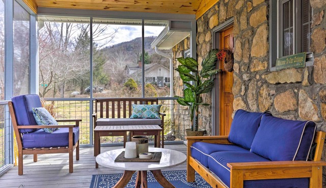 Screened Porch: 'The Rock Cottage' in Hot Springs