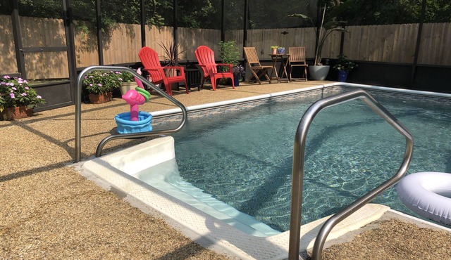 Screened, Private Pool in Quiet Midtown Family Neighborhood