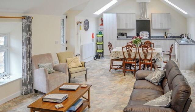 Scrumpy Barn - UK12014