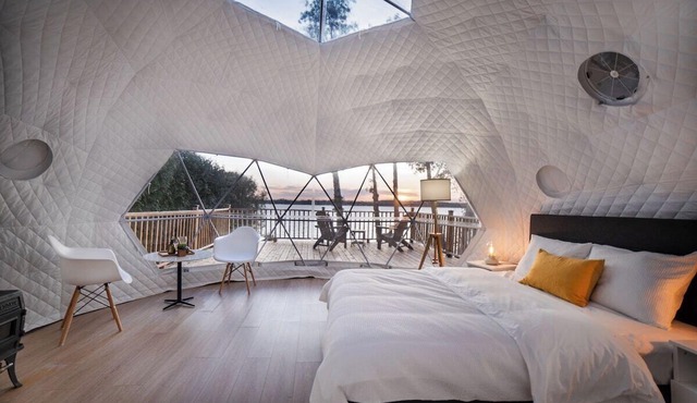 Scugog Lakeside Retreat w Outdoor Dome & Hot Tub