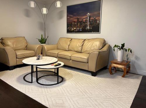 SEA Airport Coastal Apartments, located just 15 min from SeaTac Airport and 5 min from Des Moines Marina