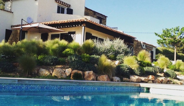 Sea and hills view, 7 bedrooms, heated swimming pool, Bandol St Cyr/Mer Sanary