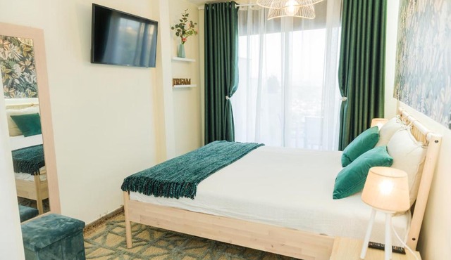 Sea and Mountain View Apartment
