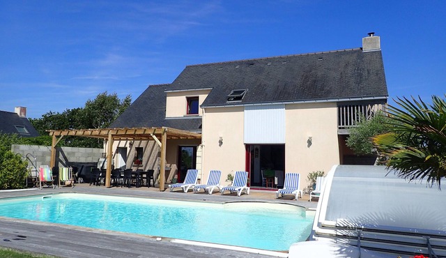 Sea and Nature in peace, 11/14 pers., beach at 600m, private heated 10X5 pool