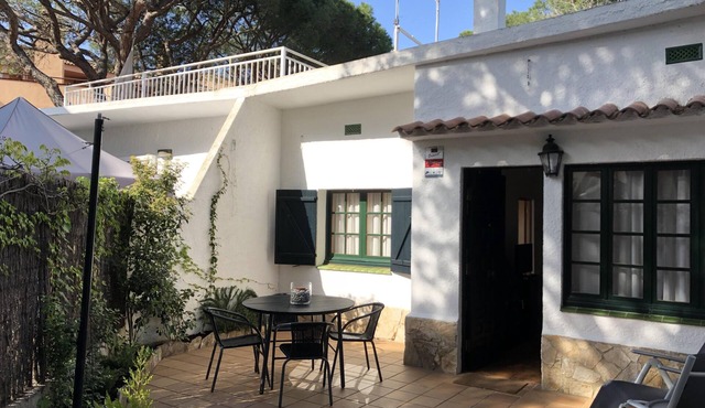 Sea and pins. Charming Casita with garden 1 minute from the beach and town center