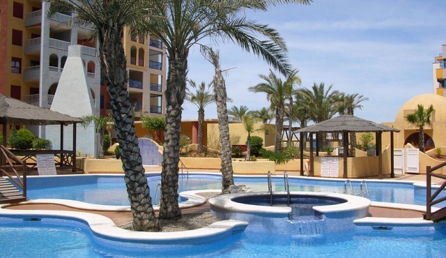 Sea and pool view apartment on 5th floor, indoor/outdoor pool, balcony