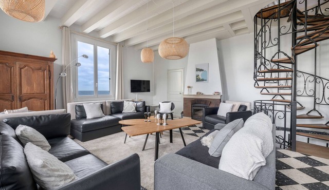 Sea - beach facing family villa for 12