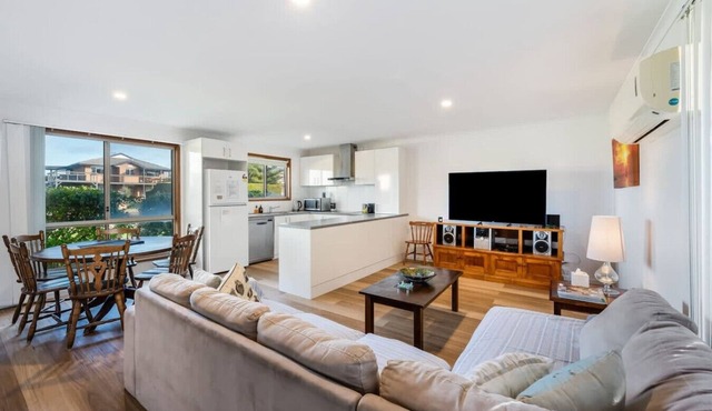 Sea Breeze, 3BR, WIFI ,Family and Pet friendly