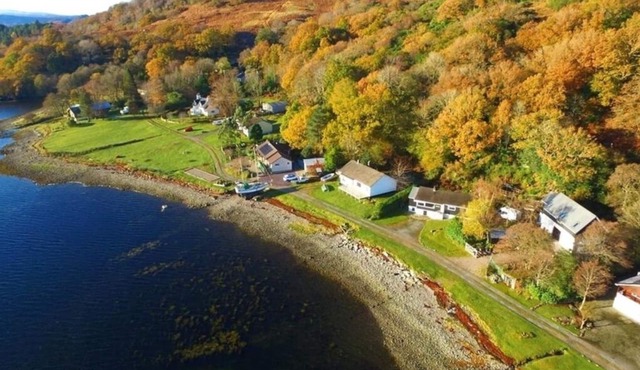 Sea Breeze, 4 Bedroom Detached loch side property