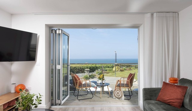 Sea Breeze - a sea view apartment just moments from Lusty Glaze Beach