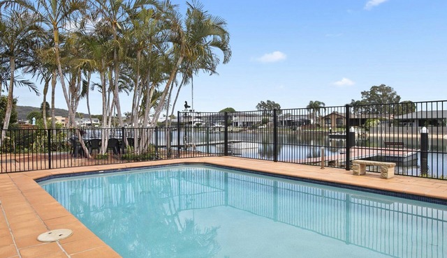 Sea Breeze Escape, TOP NOTCH