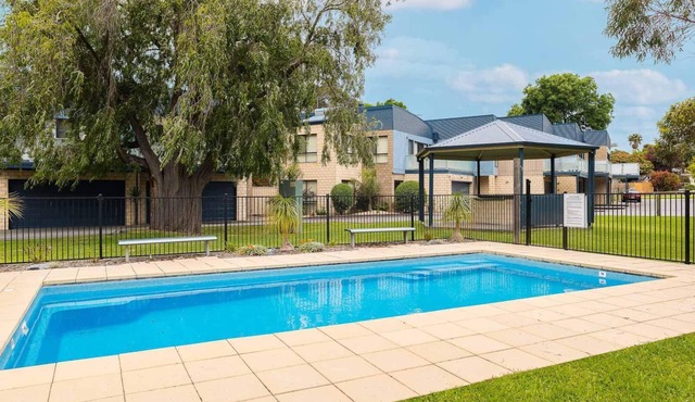 Sea Breeze - sleeps 7