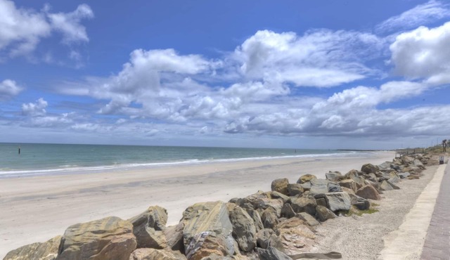 Sea By Your Side - Perfect Esplanade Living