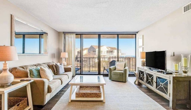 Sea Colony 1st floor condo w/tennis court, shared sauna & balcony w/ocean view