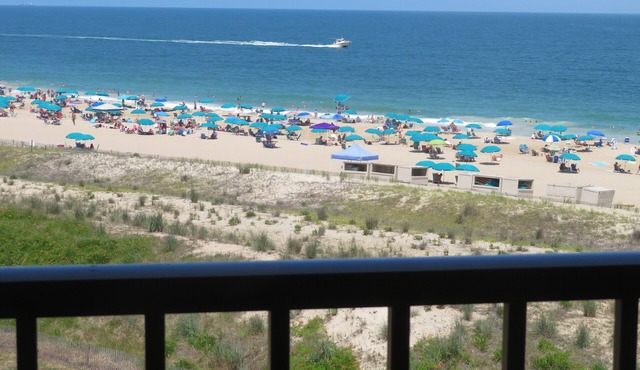 SEA COLONY EAST-Direct ocean view, wifi, 2 BR, 2 BA Read the reviews!