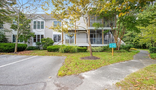 Sea Colony Tennis 1st-floor condo with gym, tennis court, & sauna