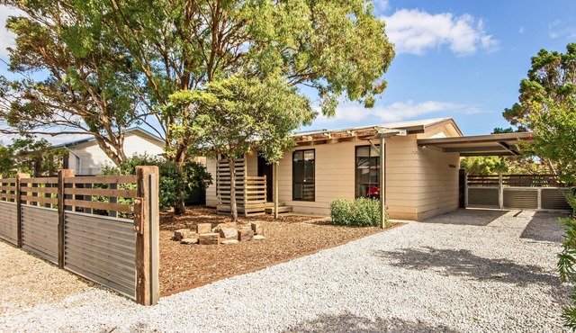 Sea Devine ~ Port Willunga - Charming, Comfy and Close to Port Willunga Beach | Pets Negotiable