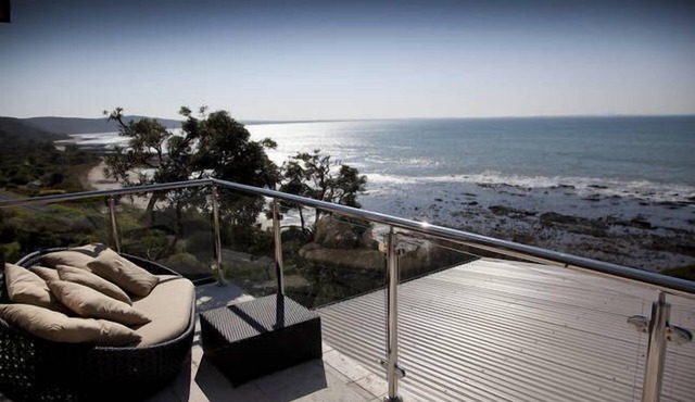 Sea Eagle Waterfront Beach House