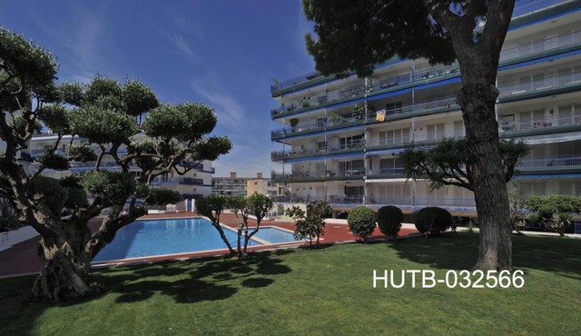Sea & Pool Apartment 1