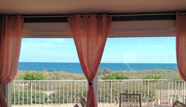 Sea-facing second floor of villa