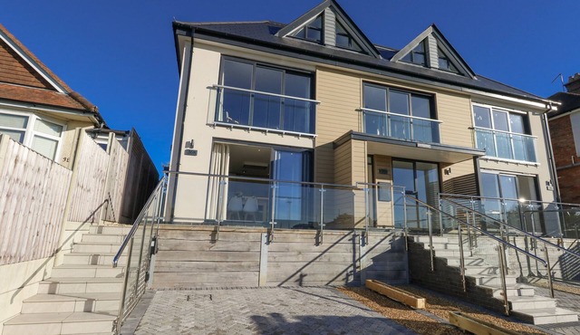 SEA FERN HOUSE - 36B, family friendly, with a garden in Poole