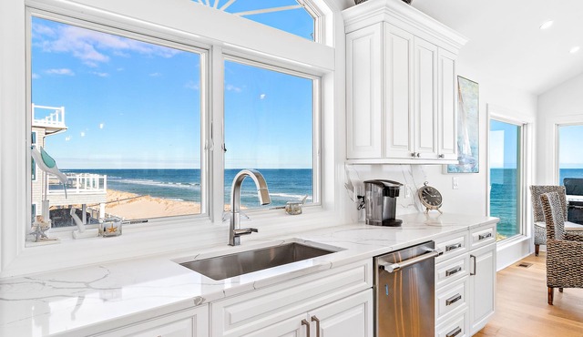 “Sea Forever” Holgate Oceanfront- pet friendly, elevator, 5 Br