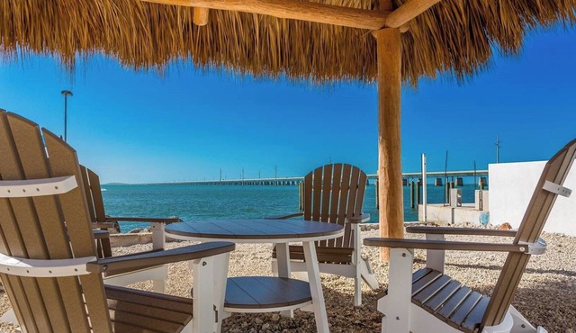 Sea Forever Sunsets On the Ocean all year round 4 bed 3 bath, dock and pool