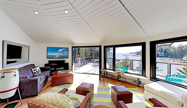 Sea Forever! Waterfront, Seasonal dock, Pet friendly, 20 min to Bowdoin College