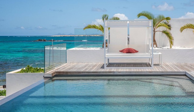 Sea front - Kayaks - Heated Pool - Full AC - Kids friendly- 14 guests