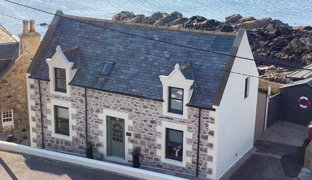 Sea Front Property With Stunning Views