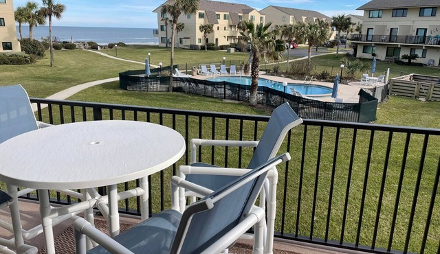 Sea Gem-Ocean Views, Heated Pool, King Bed, Beach Access