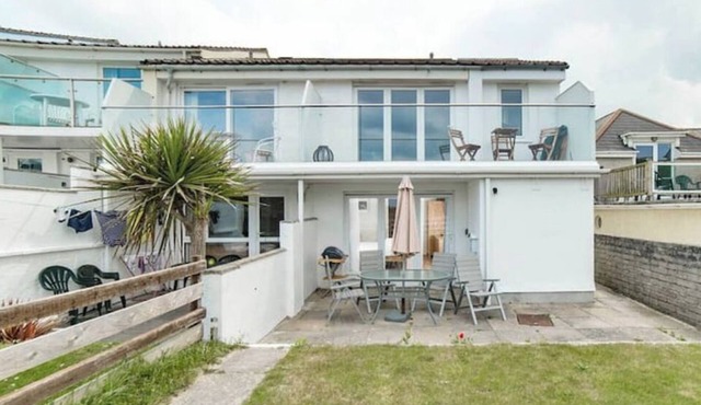 Sea Gem on the beach at Mawgan Porth
