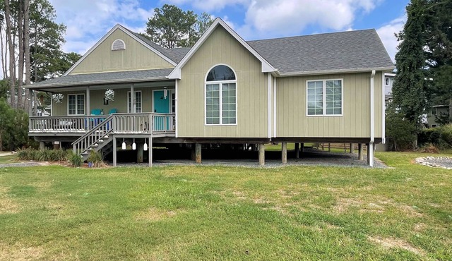 Sea Glass - 3BR Water Front w/floating dock. LINENS AND TOWELS PROVIDED