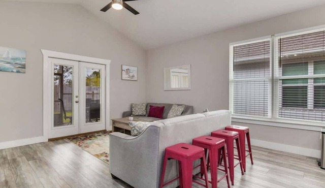 Sea Glass Pet-Friendly 5 Minutes From Beach!