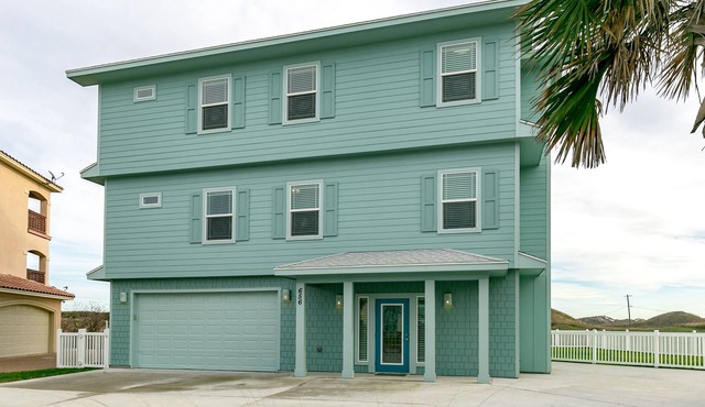Sea Glass Place - Fabulous Beach Views, Pool, upgraded back yard - Hear the Surf