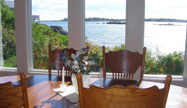 'Sea Haven' 3 BR Oceanfront plus short walk to Fortunes Rocks Beach